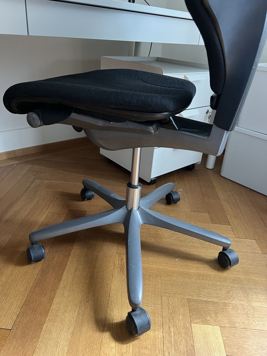 Giroflex Sedie: GIROFLEX 64 Burostuhl Schwarz – Usato da Schaffhausen venduto da vandemonian 4