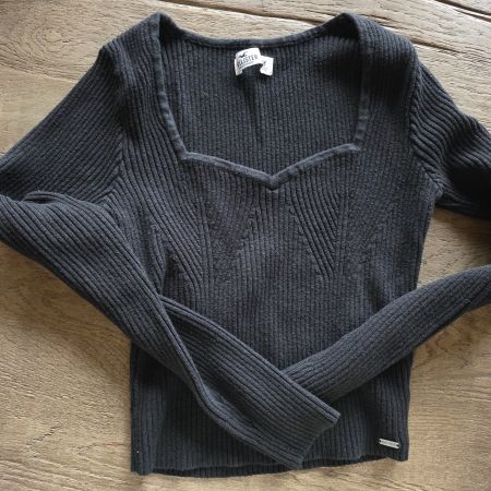 🐸 HOLLISTER PULLOVER / TOP M SCHÖNER AUSSCHNITT SCHWARZ