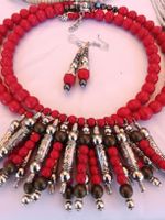 Reduziert- Statement-Kette mit Ohrringen, Rot/Silber