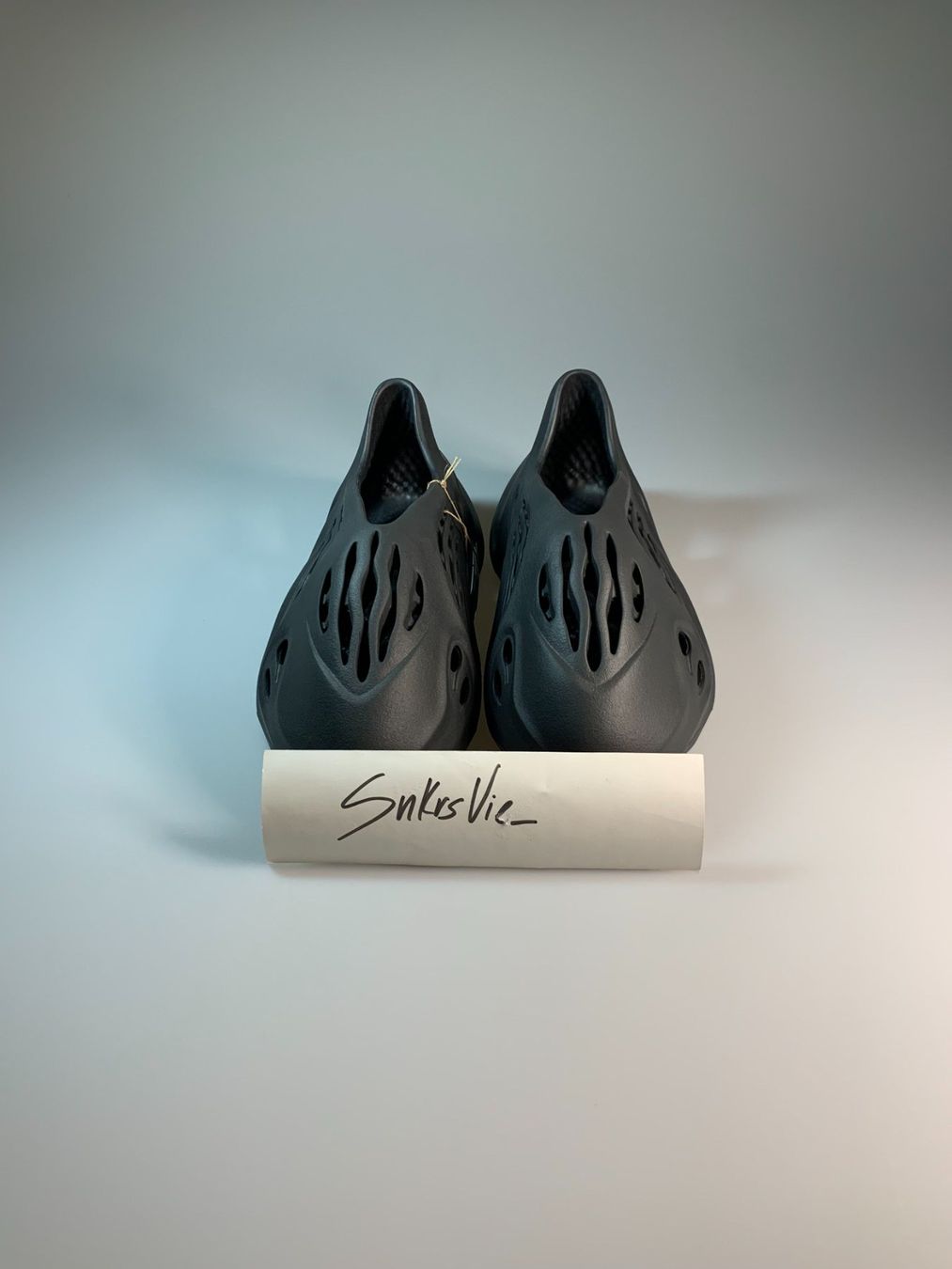 Scarpe da uomo: Yeezy Foam RNR Onyx ( Runner ) – Nuovo e nell'imballaggio originale da Thörishaus venduto da SnkrsVie 4