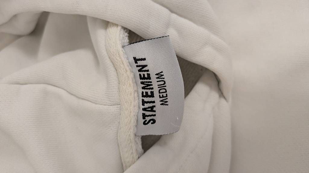 Maglioni & Felpe: Basic white statement Hoodie  – Usato da Niederuzwil venduto da davidseifert 1