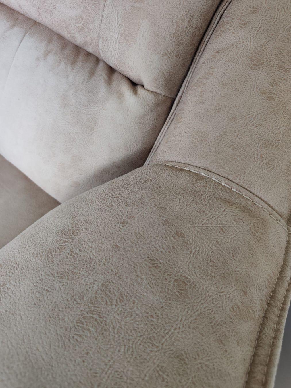 Sofas: Zweier Sofa Beige  – Gebraucht aus Zuckenriet von bm2_88l9 5
