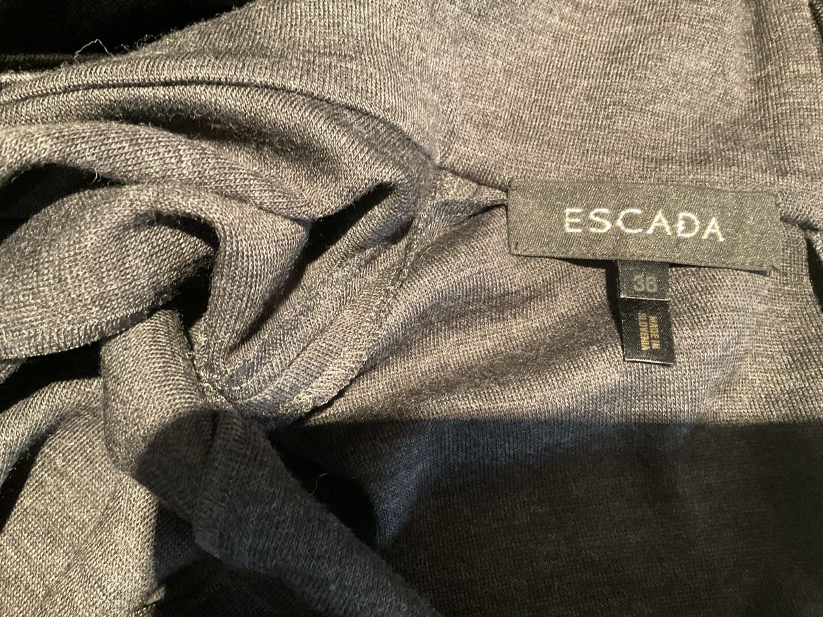 Escada Kleider: Rock Escada in grau – Gebraucht aus Mariastein von u_n_6s5w 4
