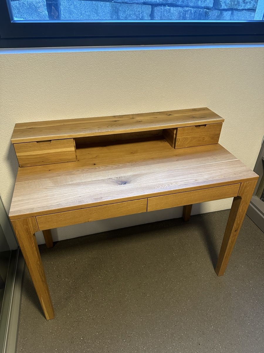Scrivanie: Solid Wood Desk with Drawers - Excellent Condition! – Nuovo (secondo la descrizione) da Flüh venduto da cla_5975 3