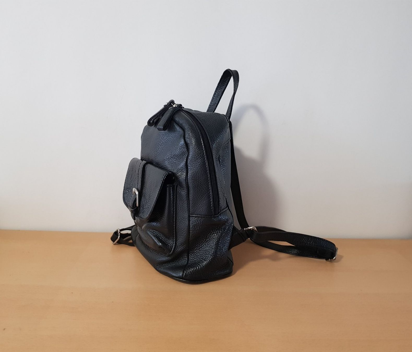 Rucksäcke: Leder Rucksack in Schwarz – Gebraucht aus Basel von Birs868 1