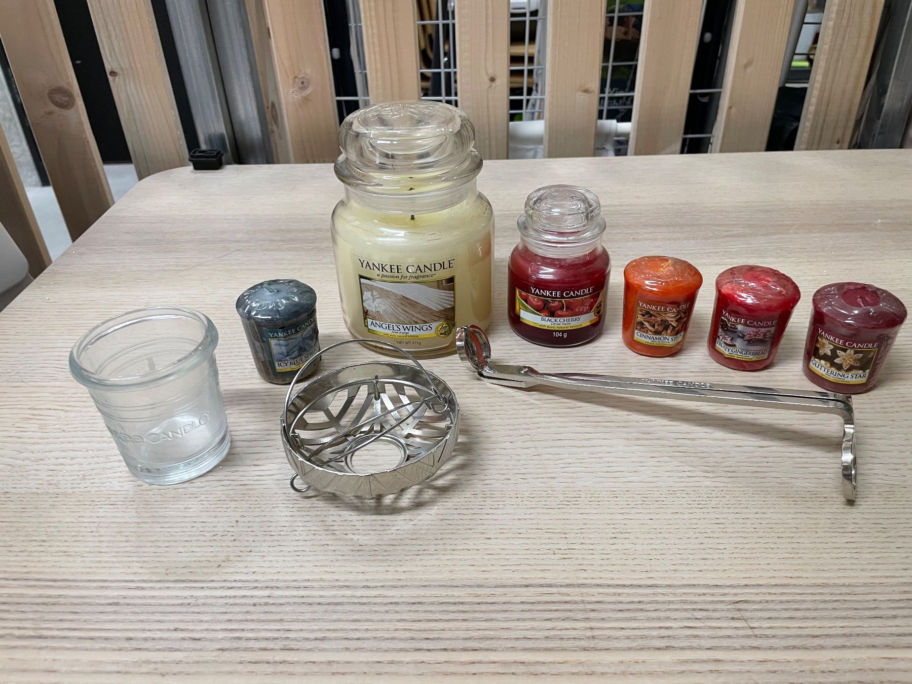 Yankee Candle Candele: Ensemble bougies Yankee Candle et accessoires – Nuovo e nell'imballaggio originale da Dübendorf venduto da fab_275y