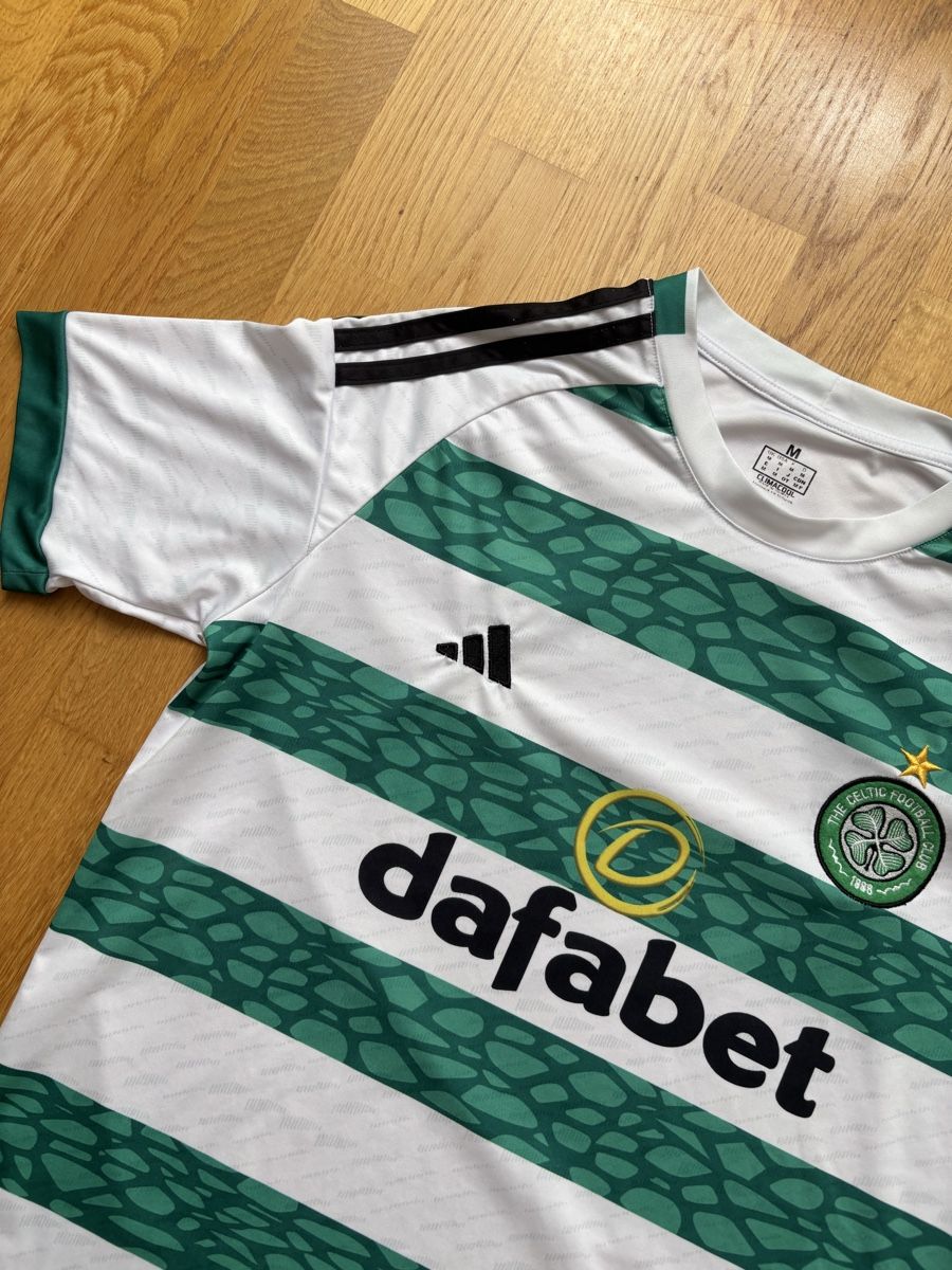 Canottiere & Pantaloni: FC Celtic Glasgow M ( L ) – Usato da Schmitten FR venduto da Hubalo 1