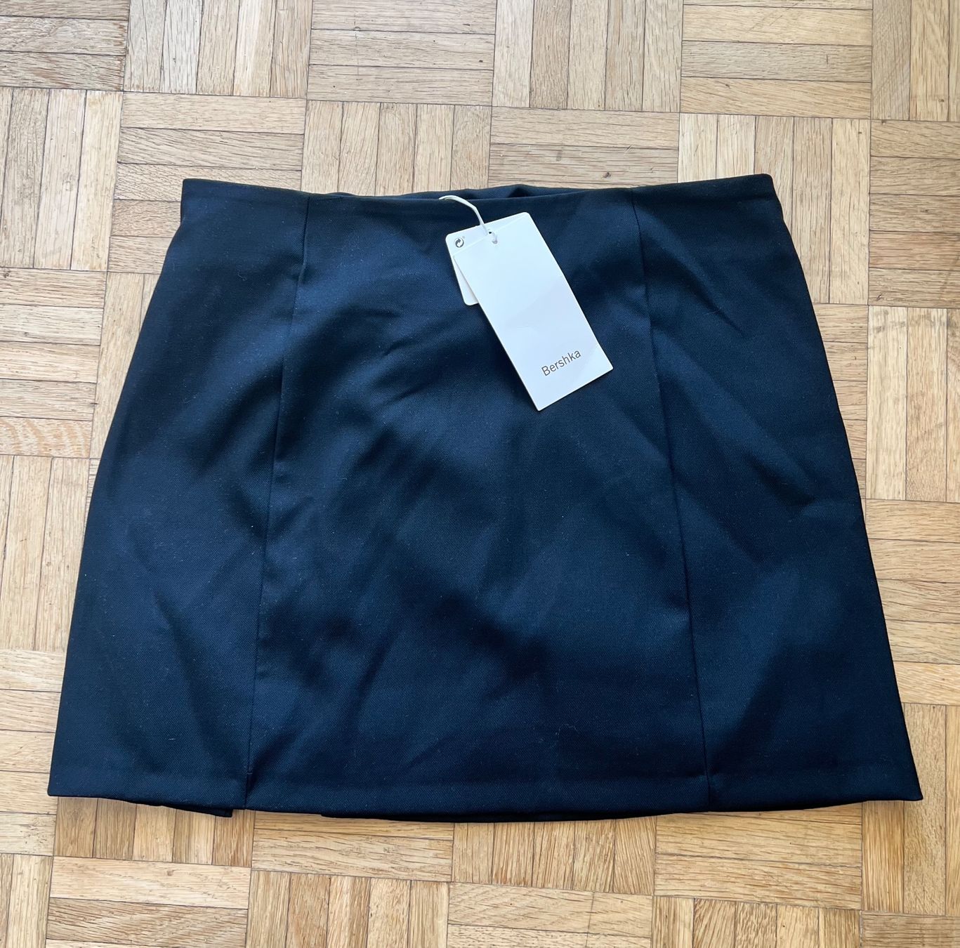 Bershka Gonne: Bershka Minirock / Jupe - Grösse M – Nuovo (secondo la descrizione) da Effretikon venduto da YaMn 1