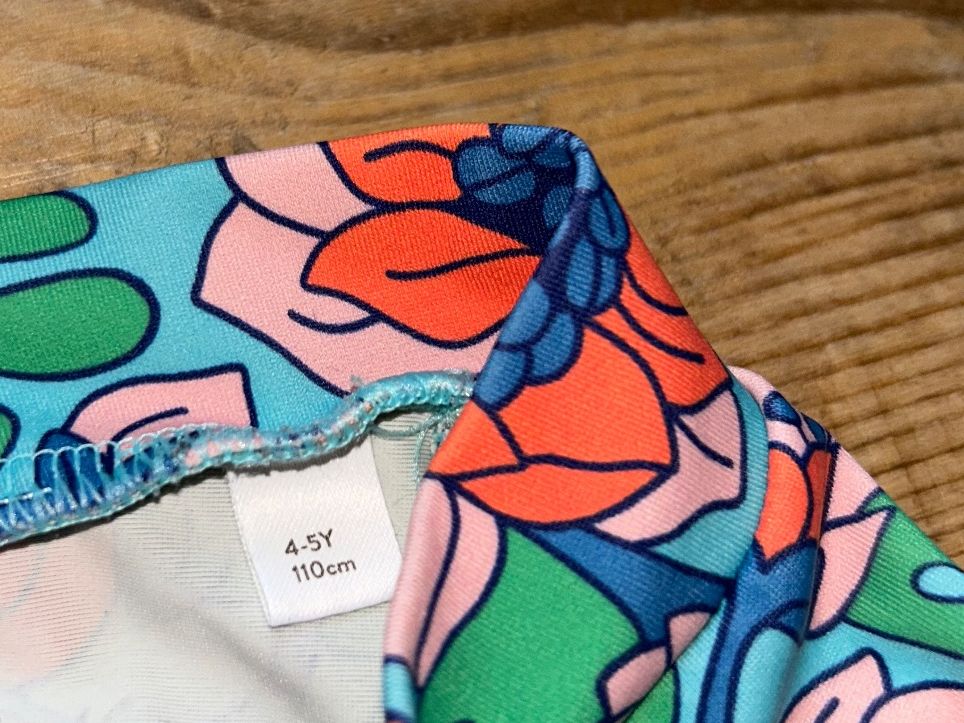 Mini Boden Costumi da bagno & Bikini: Mini Boden Badeanzug 104/110 – Usato da Safenwil venduto da 2hand_aber_wertvoll 1