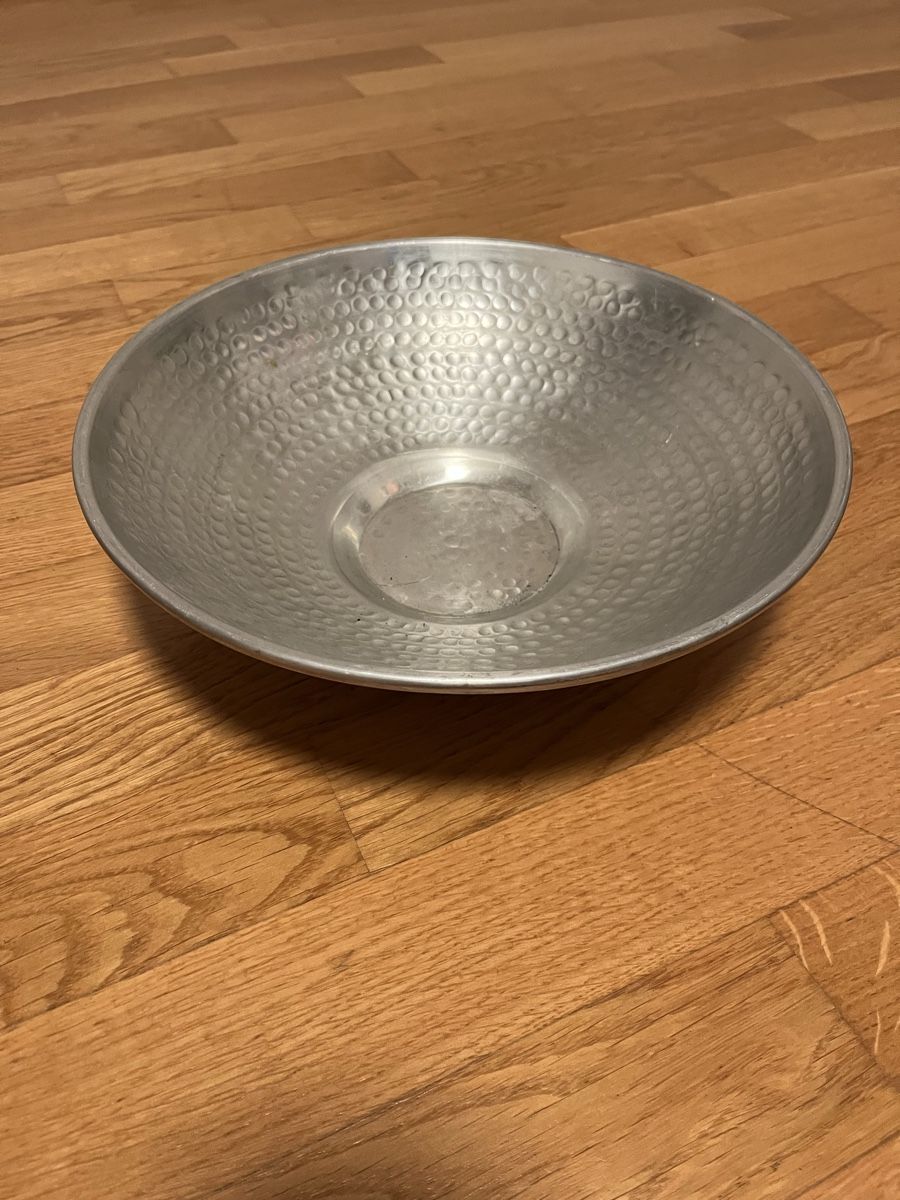 Ciotole: Schale Metall Hammerfinish Rund – Usato da Kriegstetten venduto da bobby_crystalz