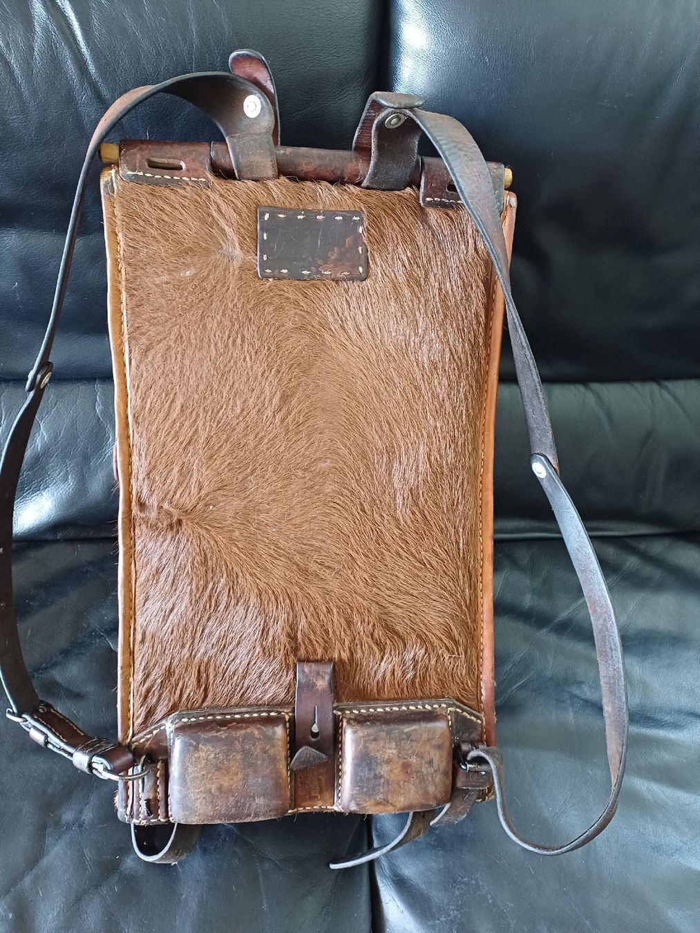 Schweizer Armee Rucksäcke: Vintage Rucksack mit Kuhfell von 1945 – Gebraucht aus Ebersecken von Napf08 1
