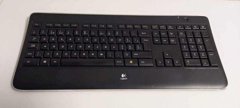 Logitech K800 Illuminated CH | Kaufen auf Ricardo
