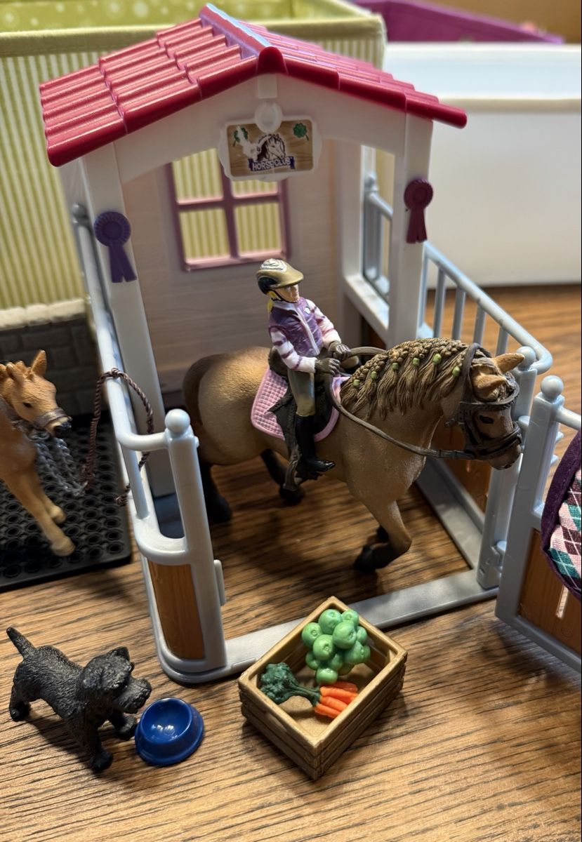 Schleich Giocattoli: Schleich Pferdebox mit Waschplatz – Usato da Auw venduto da grisu81 1
