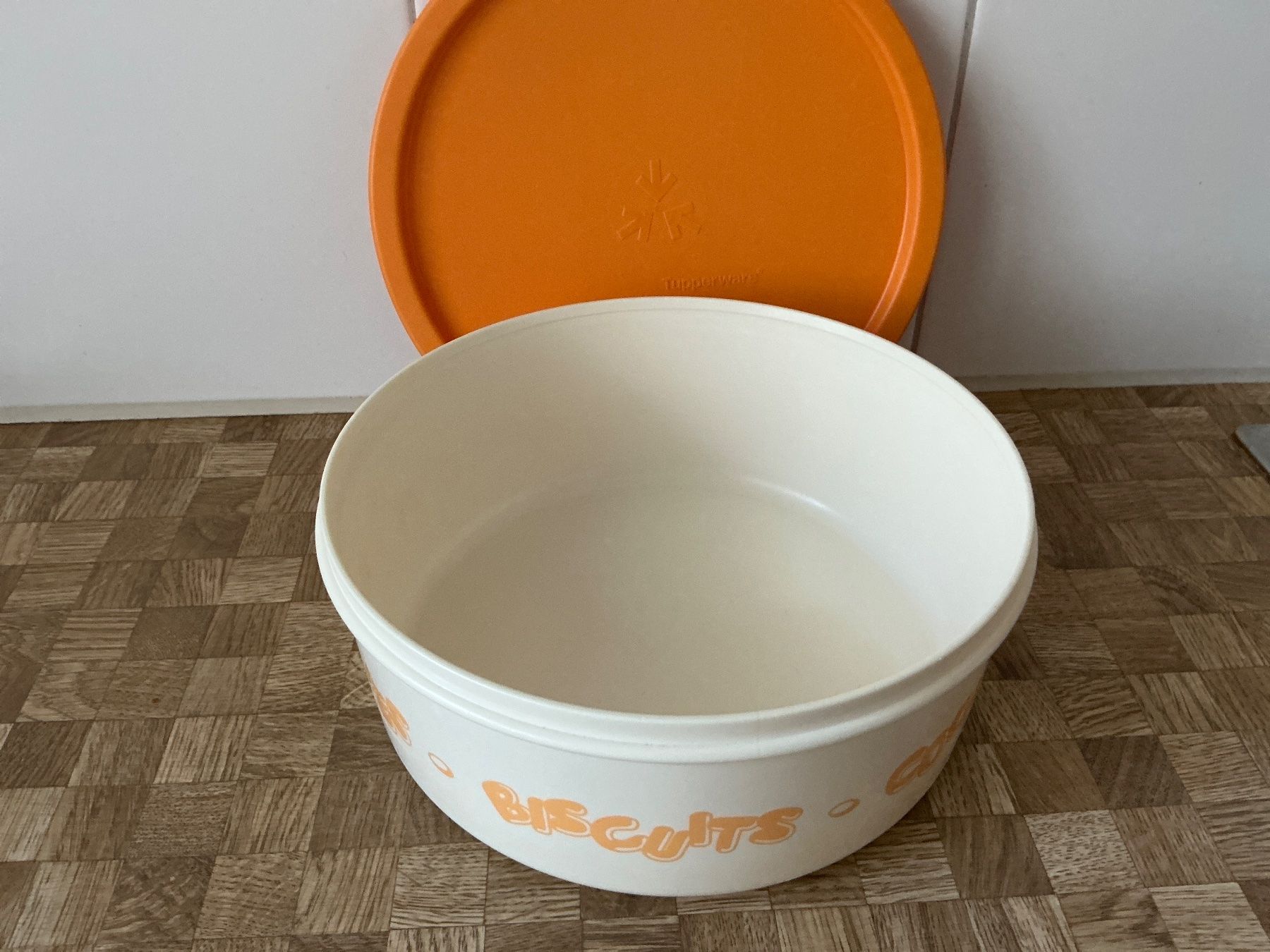 Tupperware Behälter & Ähnliches: Tupperware Guetzlidose – Gebraucht aus Birmensdorf ZH von Hilhan 2