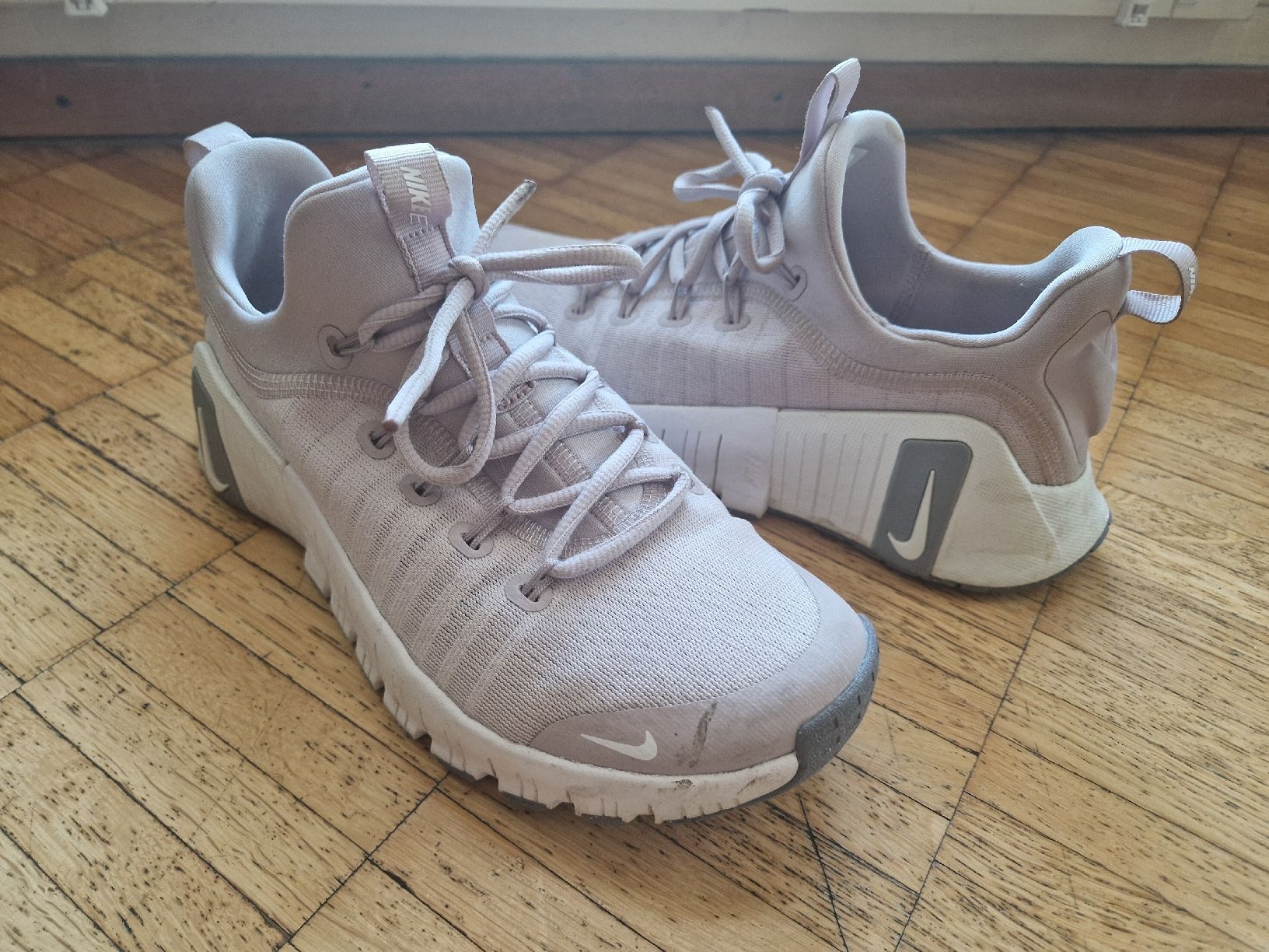 Scarpe da donna: Nike Schuhe Rosa Grösse 39 – Usato da Zürich venduto da Ischhaltso16 1
