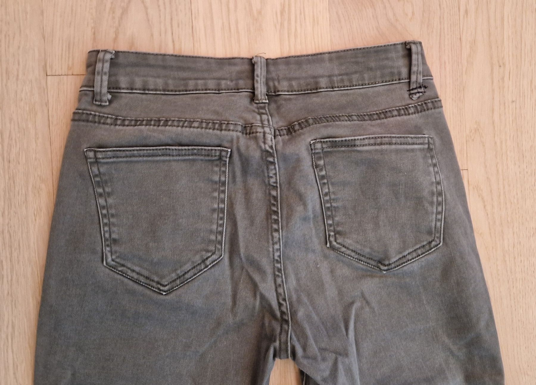 Jeans: Olivefarbige Jeans von SusyMix, Gr. 34 – Gebraucht aus Gasel von sale65 2