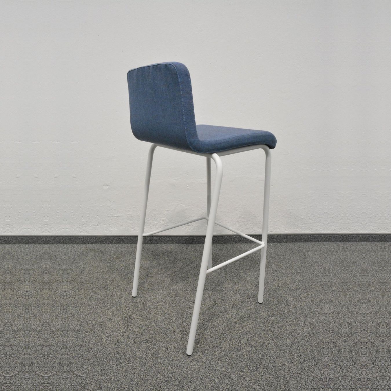 Sgabelli: Steelcase B Free Barhocker - Stoff Blau gemustert – Usato da Schönenwerd venduto da mcofficeshop 3