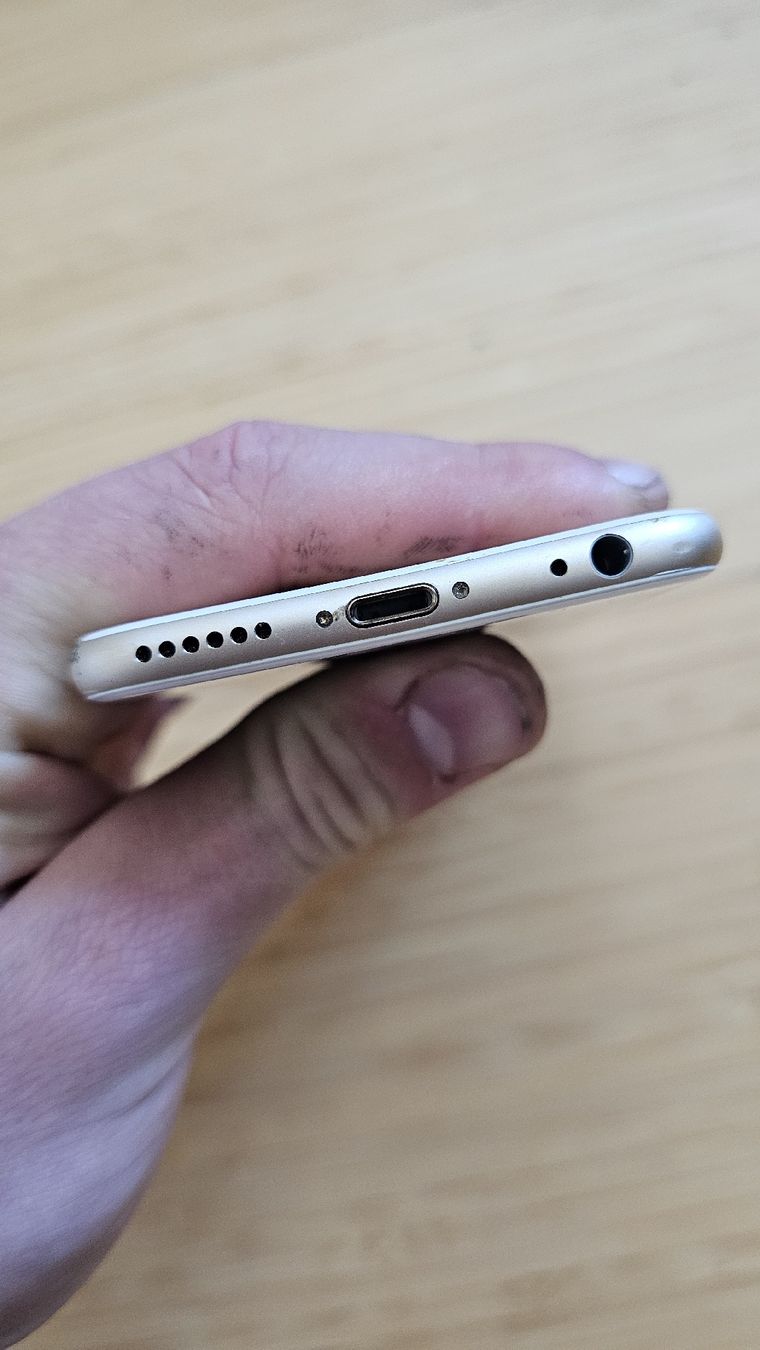 Apple Handys / Smartphones: iPhone 6 - 64 GB - Gold  – Gebraucht aus Ehrikon von noa_vyp5 4