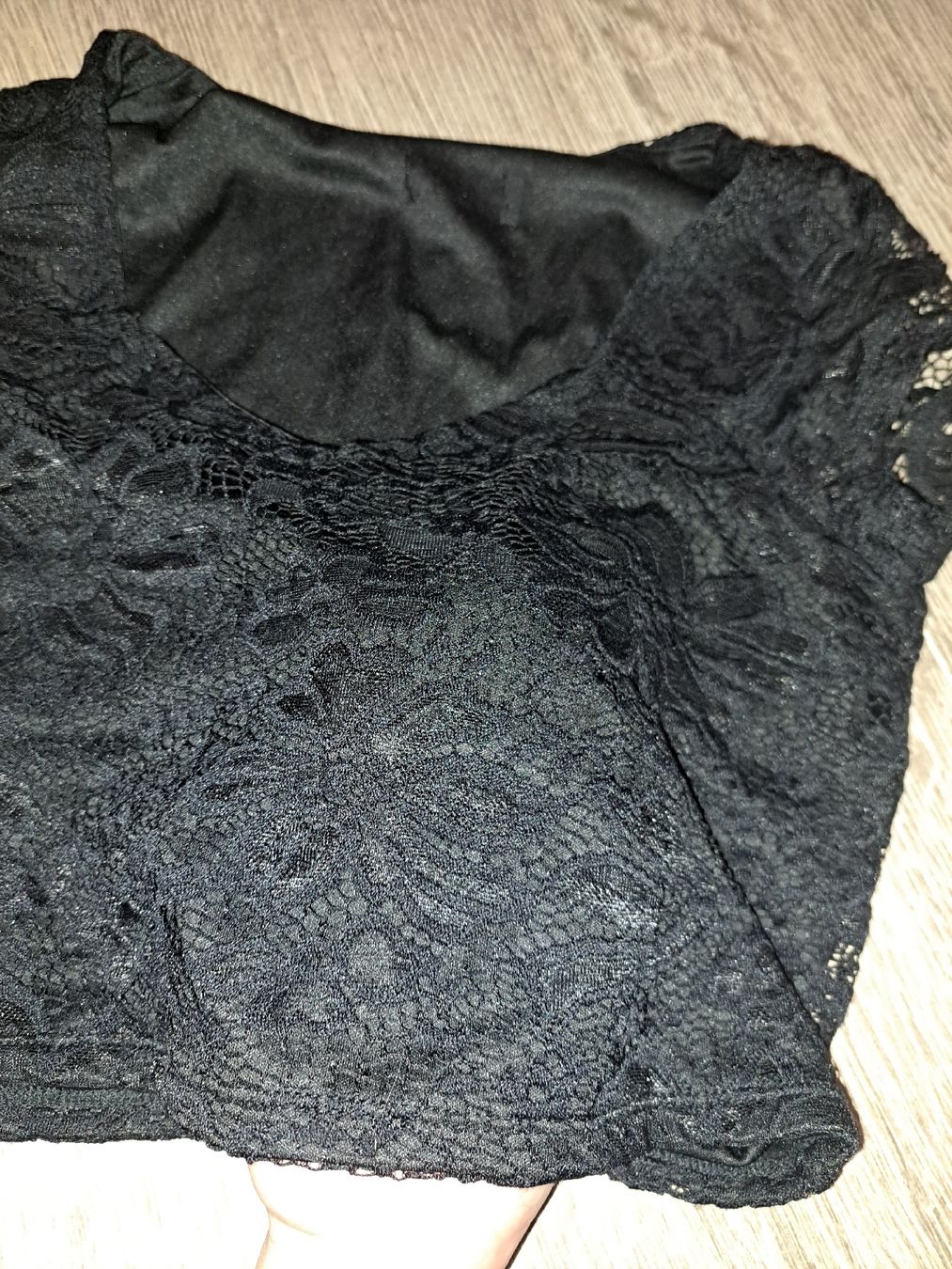 Top: Elegantes Top in Schwarz mit Spitze Grösse S – Usato da Wetzikon ZH venduto da secondhandsfashion 2