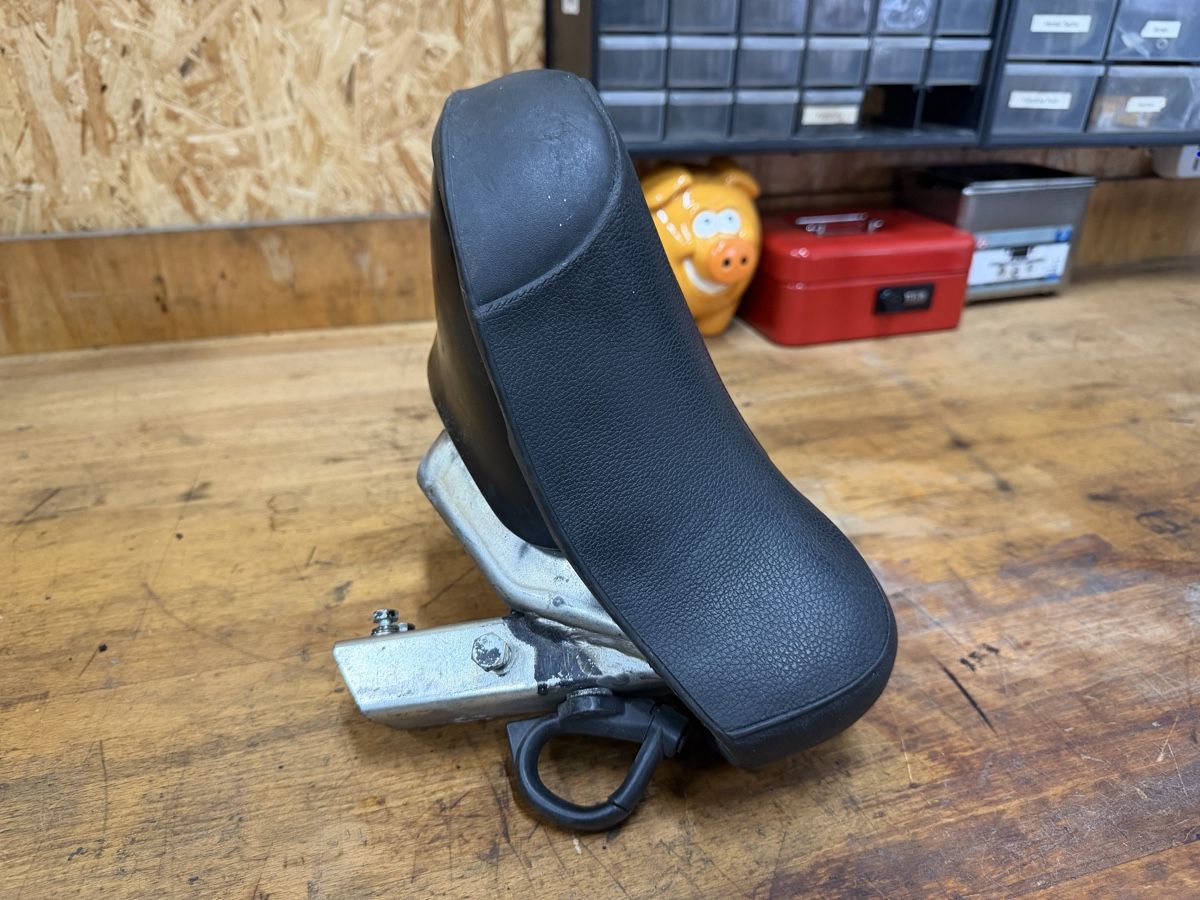Piaggio Pièces pour mobylette: Sattel Piaggio Ciao Typ c24, Bj. 1999 – D'occasion à Bützberg par miciokmici 1