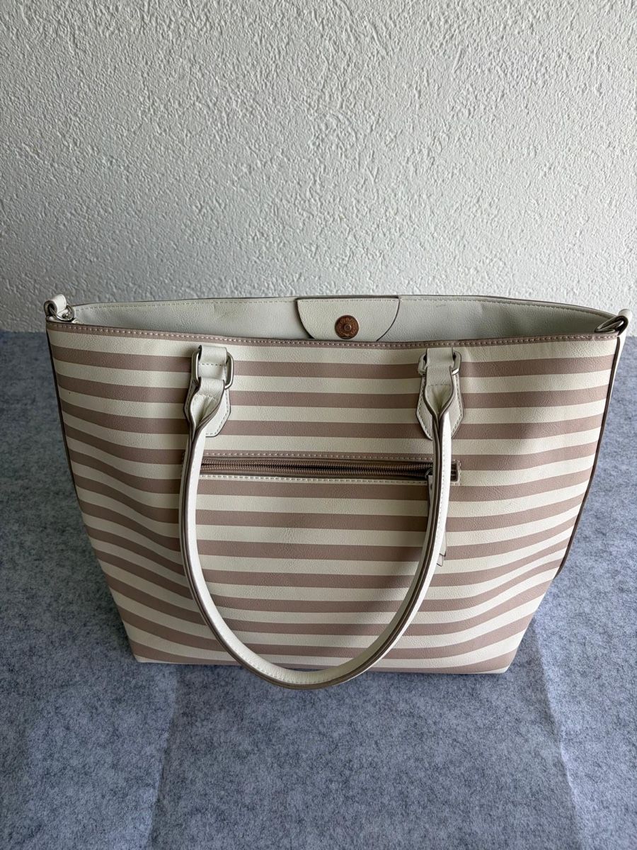Taschen für Damen: Einkaufs- und Badetasche Leder – Gebraucht aus Düdingen von shoppingUA