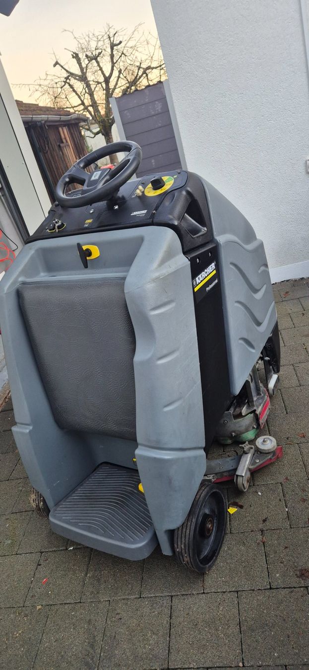Kärcher Tutte le macchine: KÄRCHER Professional B95RS – Usato da Grenchen venduto da HzGr 1