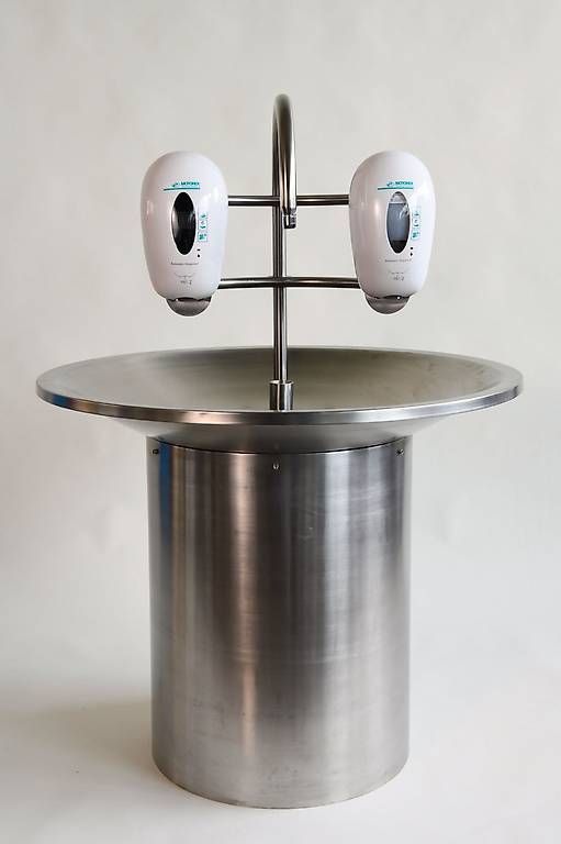 Stagni & Fontane ornamentali: Wasserbrunnen mit Hygienestation – Usato da Hefenhofen venduto da LieberherrAG