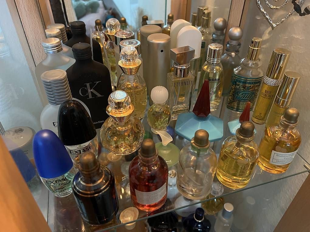 Parfum & Eau de Toilette: Parfum Sammlung  – Gebraucht aus Niedergösgen von tanjalc 2