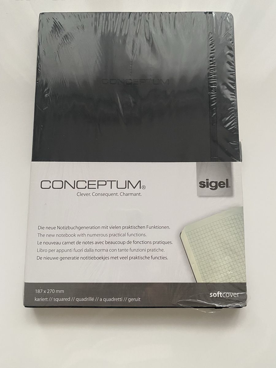 Blocchi: Conceptum Notizbuch A4 kariert, Softcover – Nuovo (secondo la descrizione) da Solothurn venduto da Lila_88