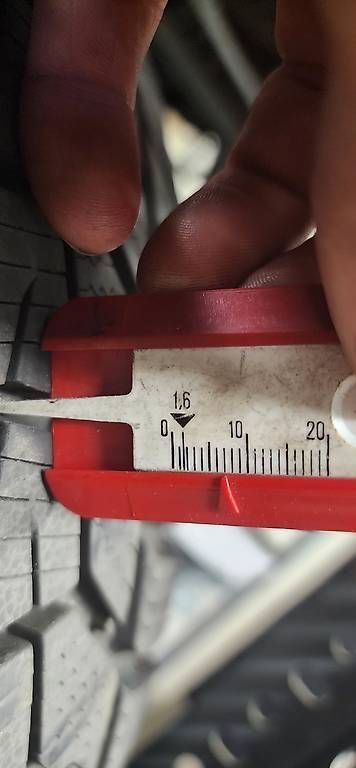 Altro in Scrittura & Disegno: 215/45R18 93V – Usato da Fehraltorf venduto da Werkstatt85 2