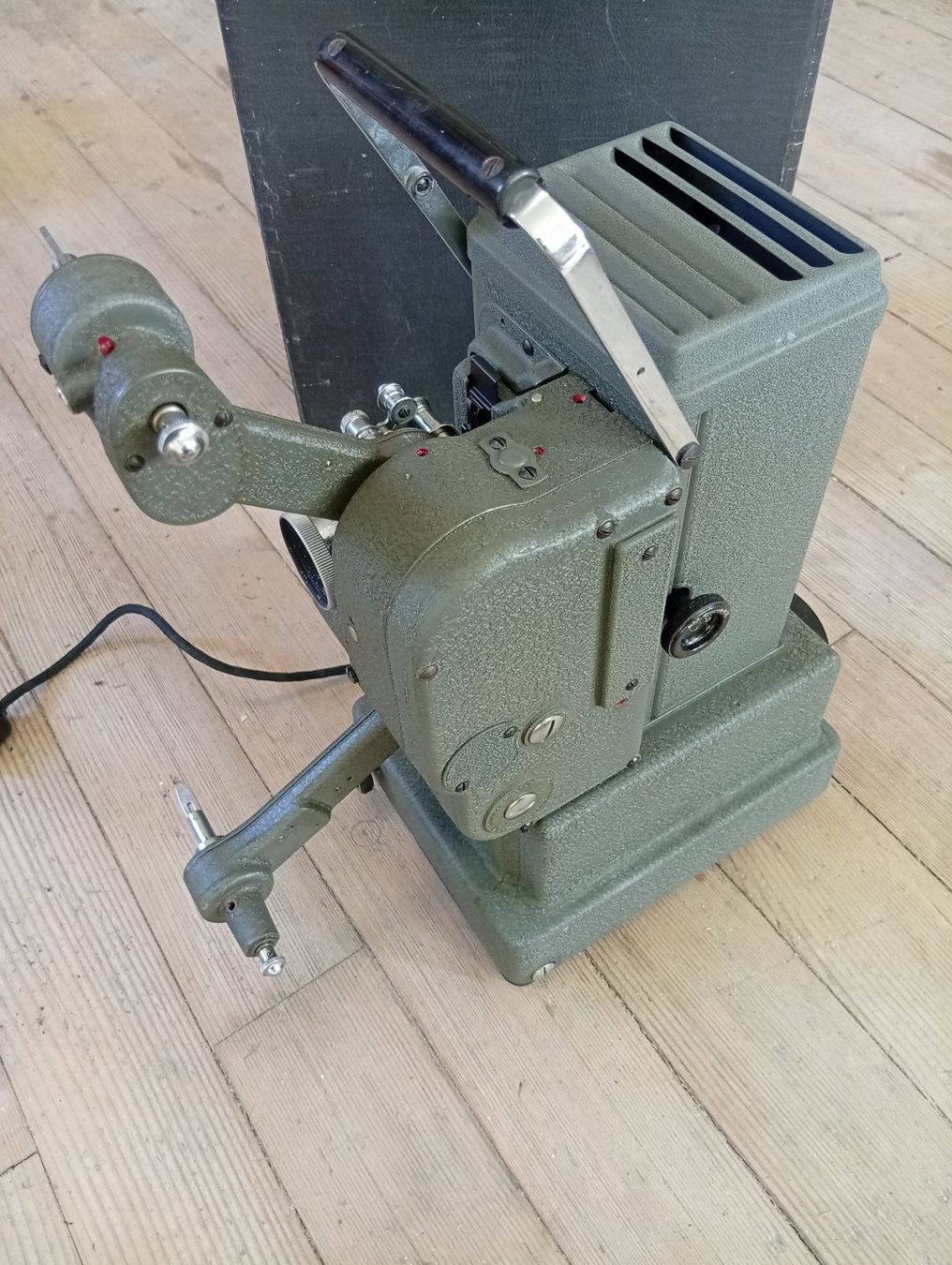 Bolex Proiettori: projecteur 8mm Bolex G8 / 1940 – Usato da Biel-Bienne venduto da monsieur_jelmoli 6