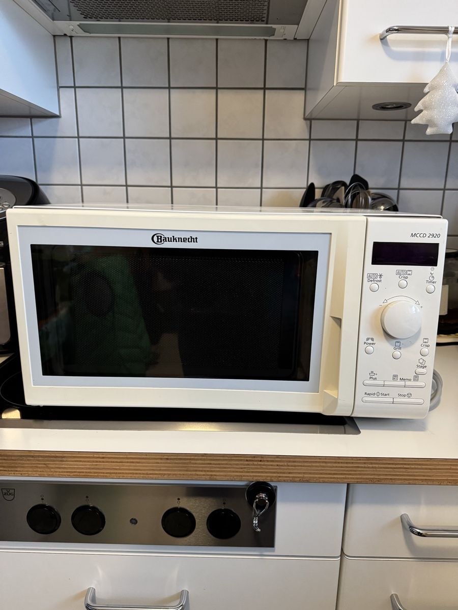 Bauknecht Elettrodomestici da cucina: Mikrowelle mit Zubehör – Usato da Oberentfelden venduto da Judyku