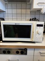 Mikrowelle mit Zubehör