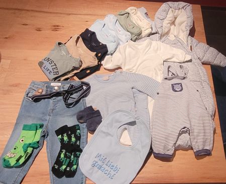 Babykleidung Set aus 17 Teile, Grösse 86-92 guter Zustand!