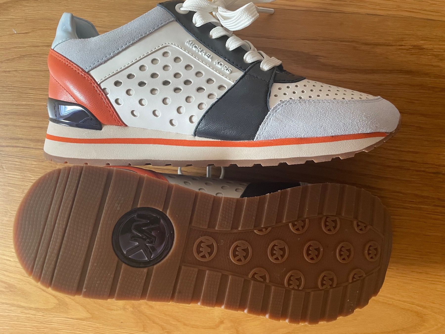 Michael Kors Damenschuhe: Michael Kors Turnschuh neu! – Neu und originalverpackt aus Unteriberg von fae_2gz2 2