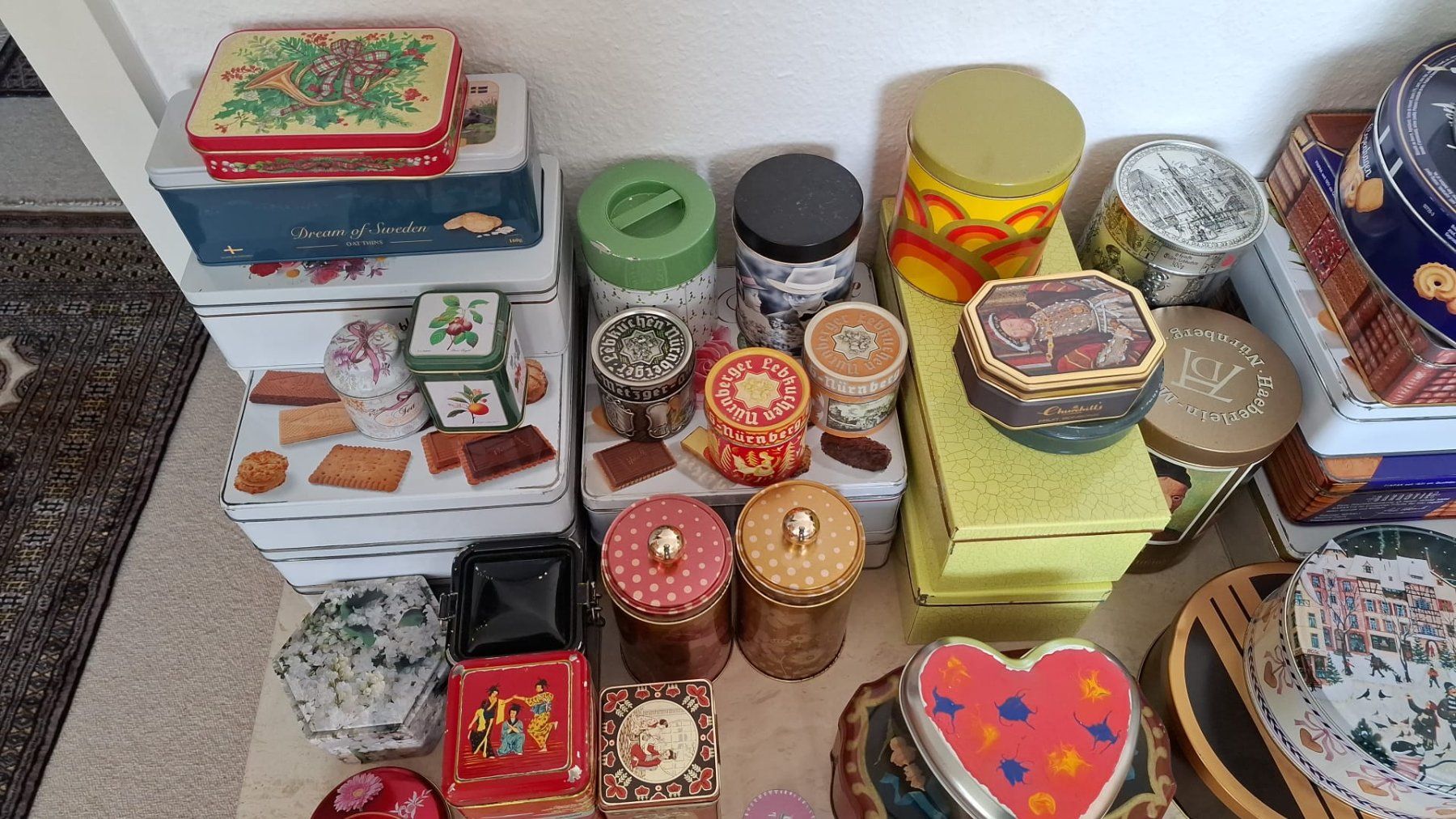 Contenitori & Simili: Über 30 Blechbüchsen diverser Herkunft/diverses Alter – Usato da Wettingen venduto da huitzilopostli 1