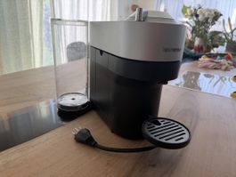 Nespresso Kaffeemaschine Vertuo Up silber schwarz