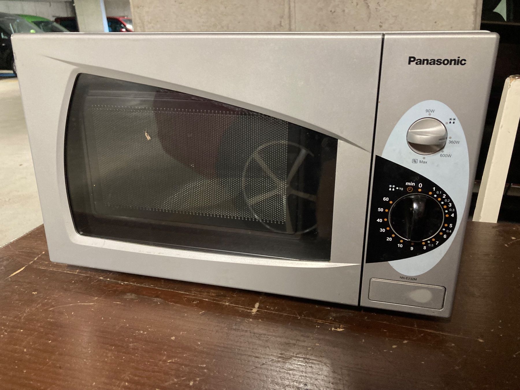 Küchengeräte: Panasonic Mikrowelle NN-E232M gebraucht – Gebraucht aus Wettswil von jsei