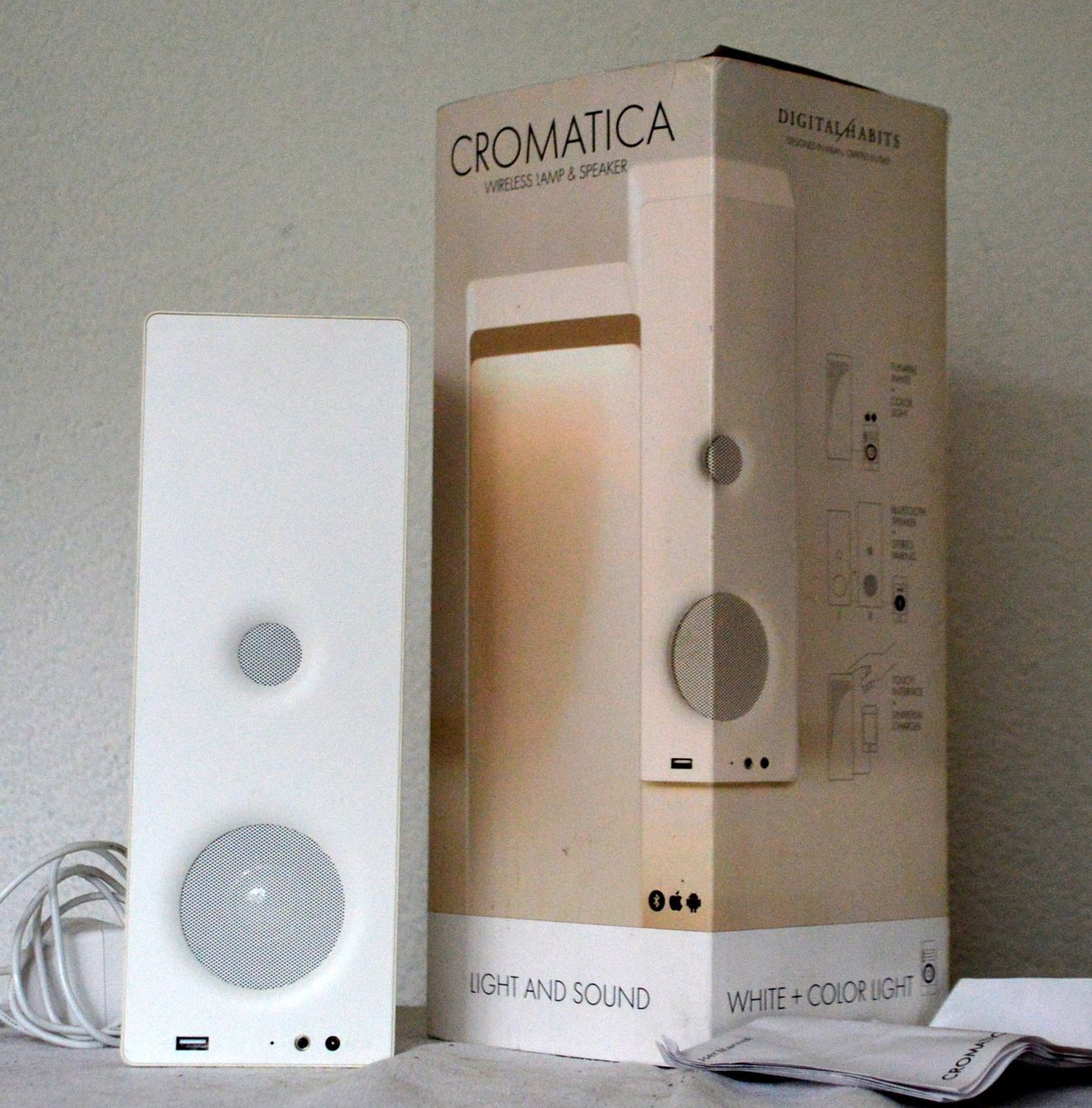 Haut-parleurs: Digital Habits Cromatica Lamp and Wireless Bluetooth Speaker – D'occasion à Collonges par arashee 1