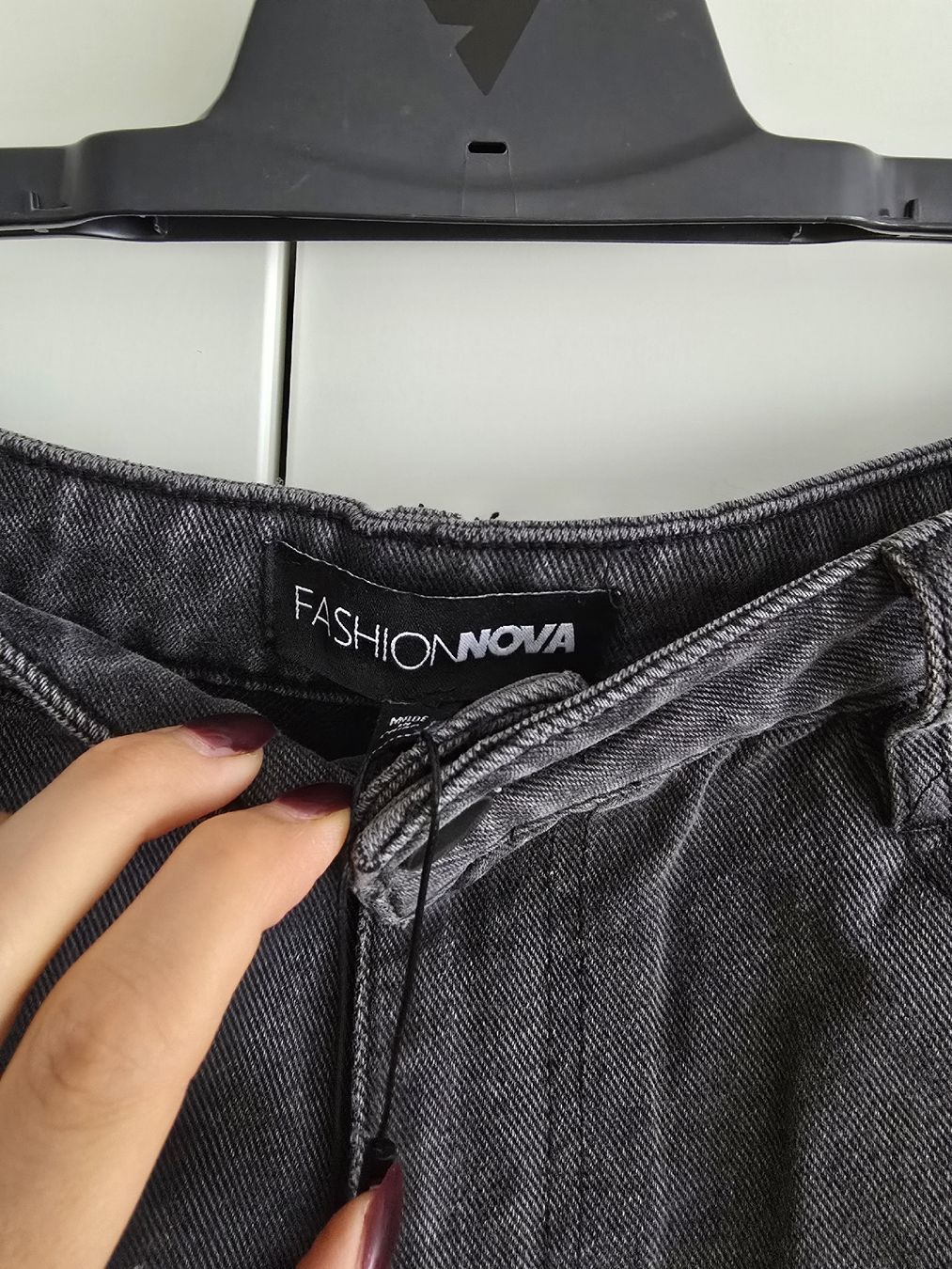 Jeans: Fashion Nova Jeans - Grösse 9  – Nuovo e nell'imballaggio originale da Rickenbach b. Wil venduto da Beautiful.Things 2