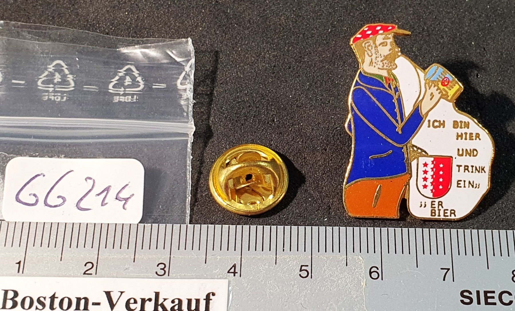 Plaquettes & Badges: GG214 - Pin Ich bin hier und Trink ein Walliser Bier – D'occasion à Reinach BL par Boston-Verkauf 2