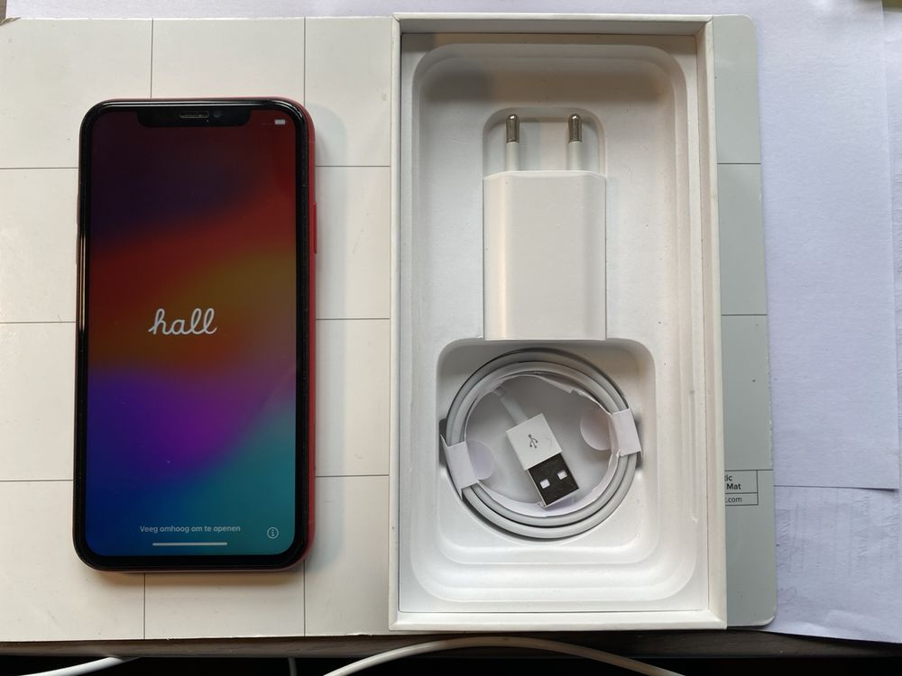 iPhone XR rot mit 64 GB komplett revidiert und Zubehör (Gebraucht) in ...