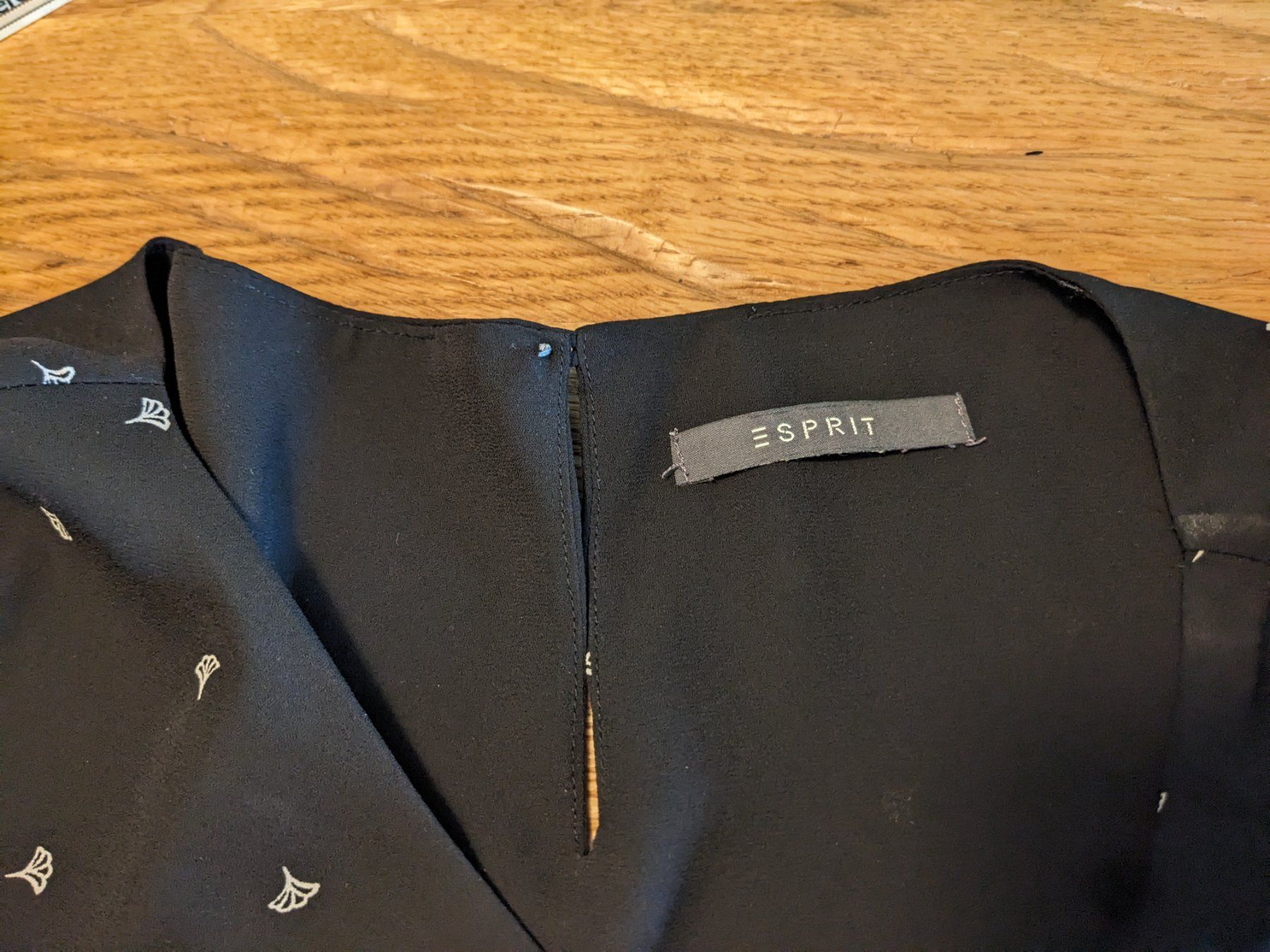 Tuniche: schöne, schwarze Bluse von Esprit, Grösse 38 – Usato da Basel venduto da labaffe01 4