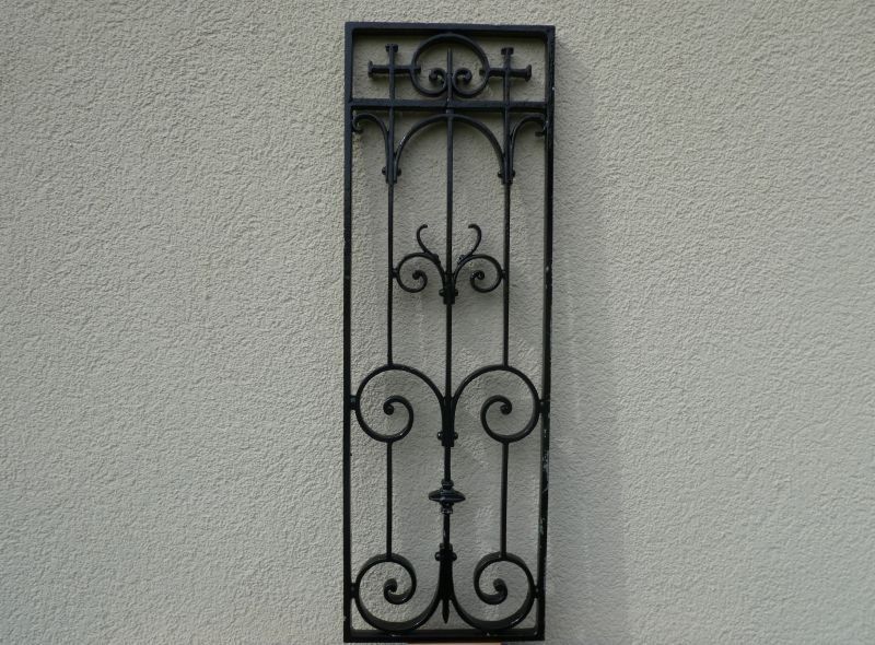 Griglie e Inferriate: Fenstergitter aus Gusseisen – Usato da Magden venduto da Renner22 1