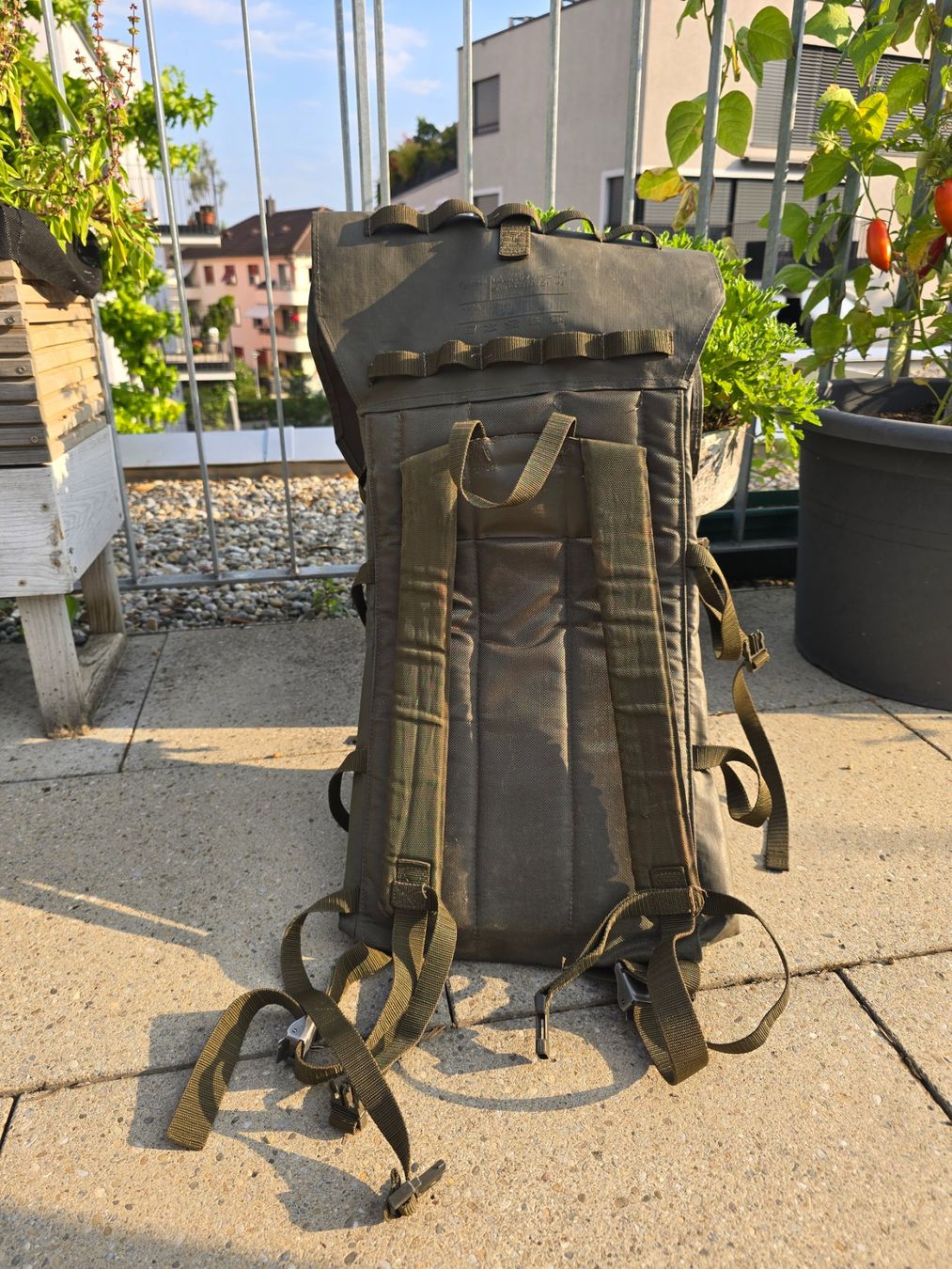 Schweizer Armee Zaini: Kampfrucksack Schweizer Armee – Usato da Zürich venduto da Tcrush
