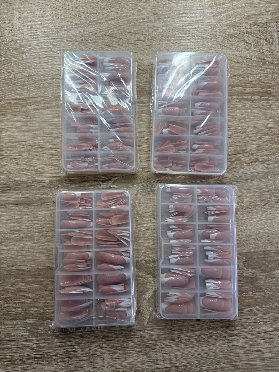 Ongles artificiels: Press On Nails – Neuf avec emballage d'origine à Baar par elexata