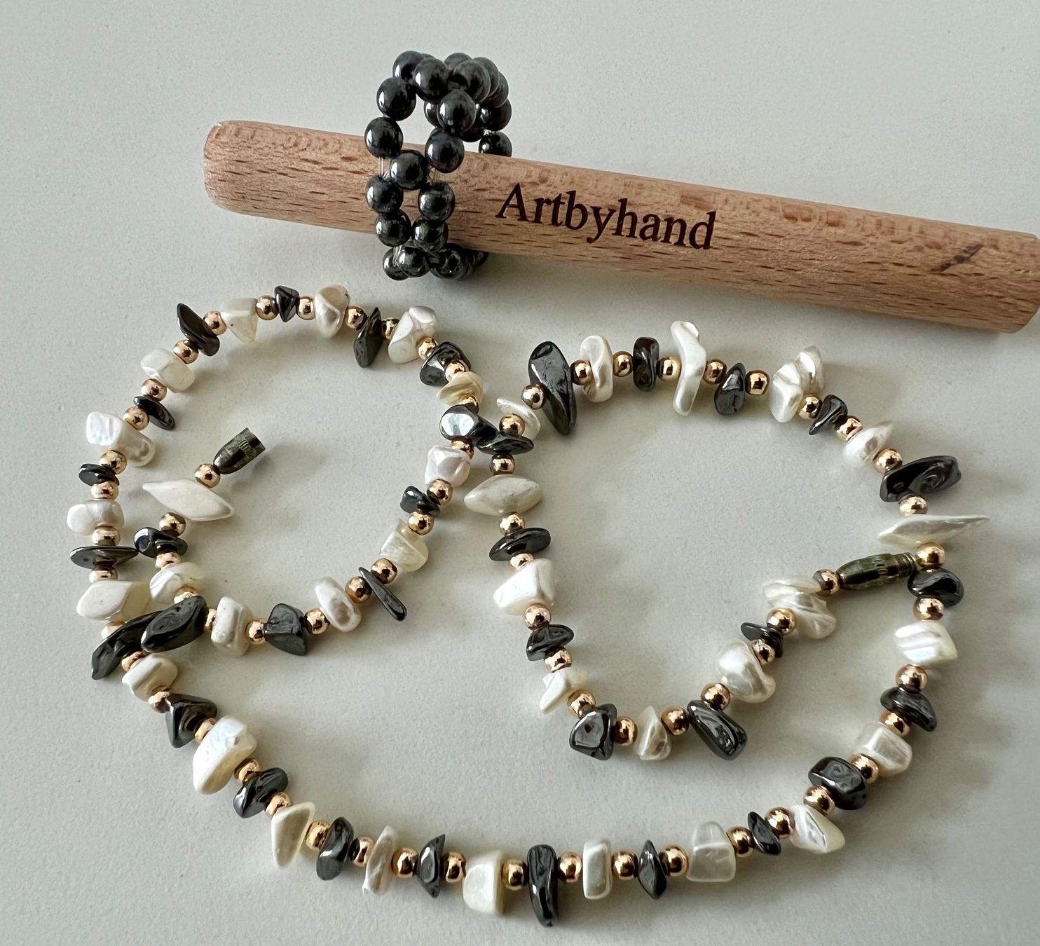 Altri gioielli: Echte Perlen & Hämatit - Edles Collier mit passendem Ring – Usato da Ruswil venduto da artbyhand 3