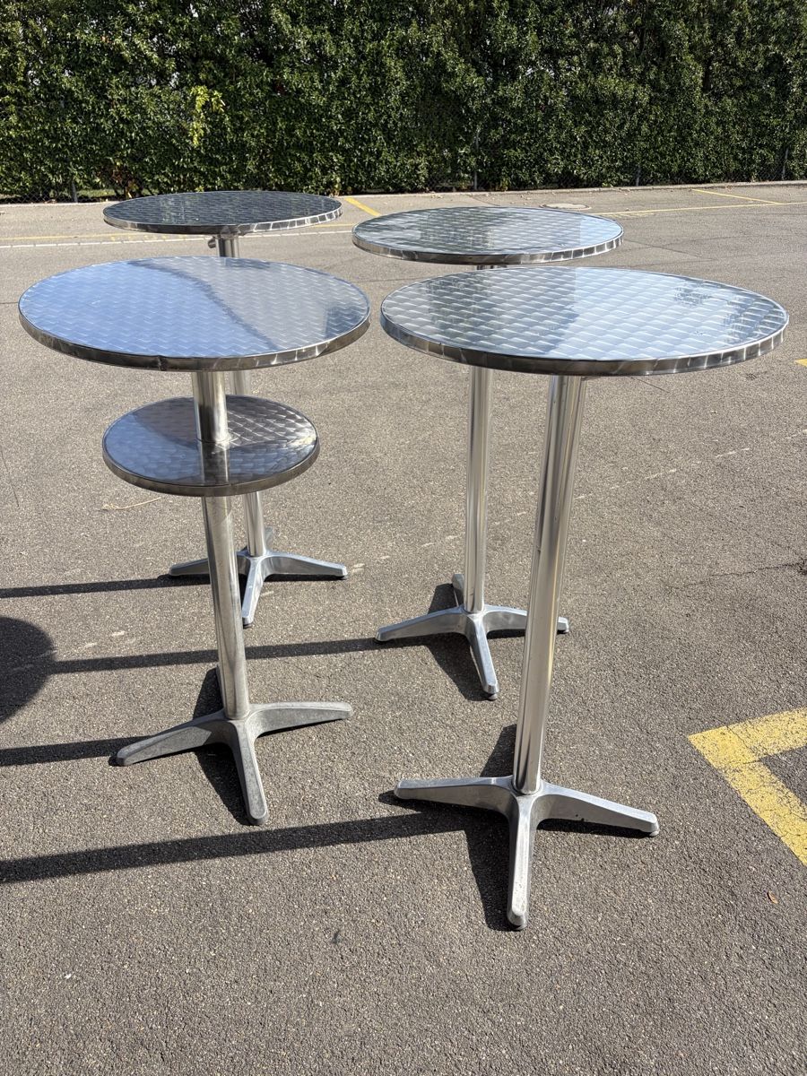 Set de table et chaises: 4 Bartische – D'occasion à Otelfingen par StevieCH