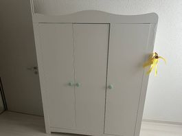 Kleiderschrank groß 3-türig
