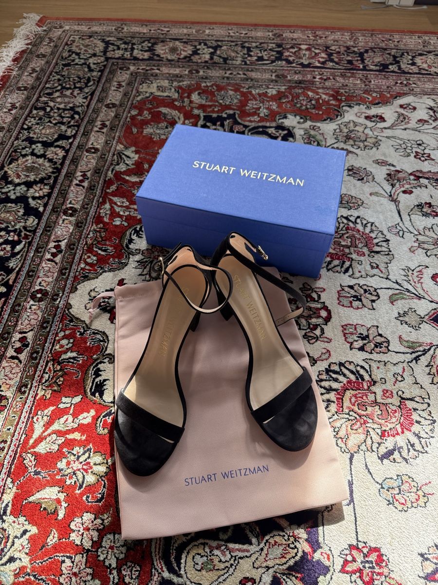 Scarpe da donna: Neu! Stuart Weizmann Suede Heels – Nuovo e nell'imballaggio originale da Luzern venduto da Itsclaire